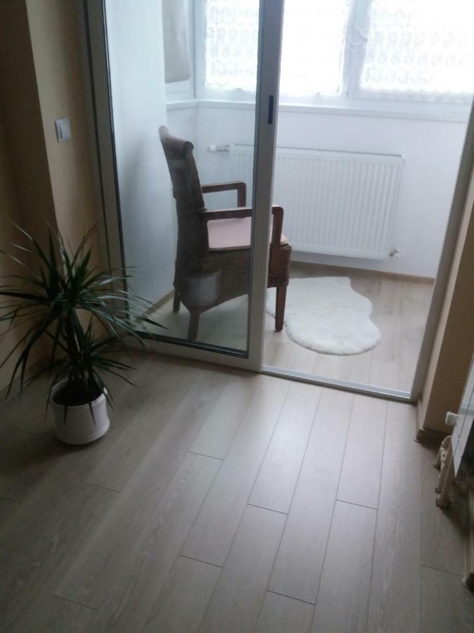 Juli'S Apartment Oradea Exterior foto